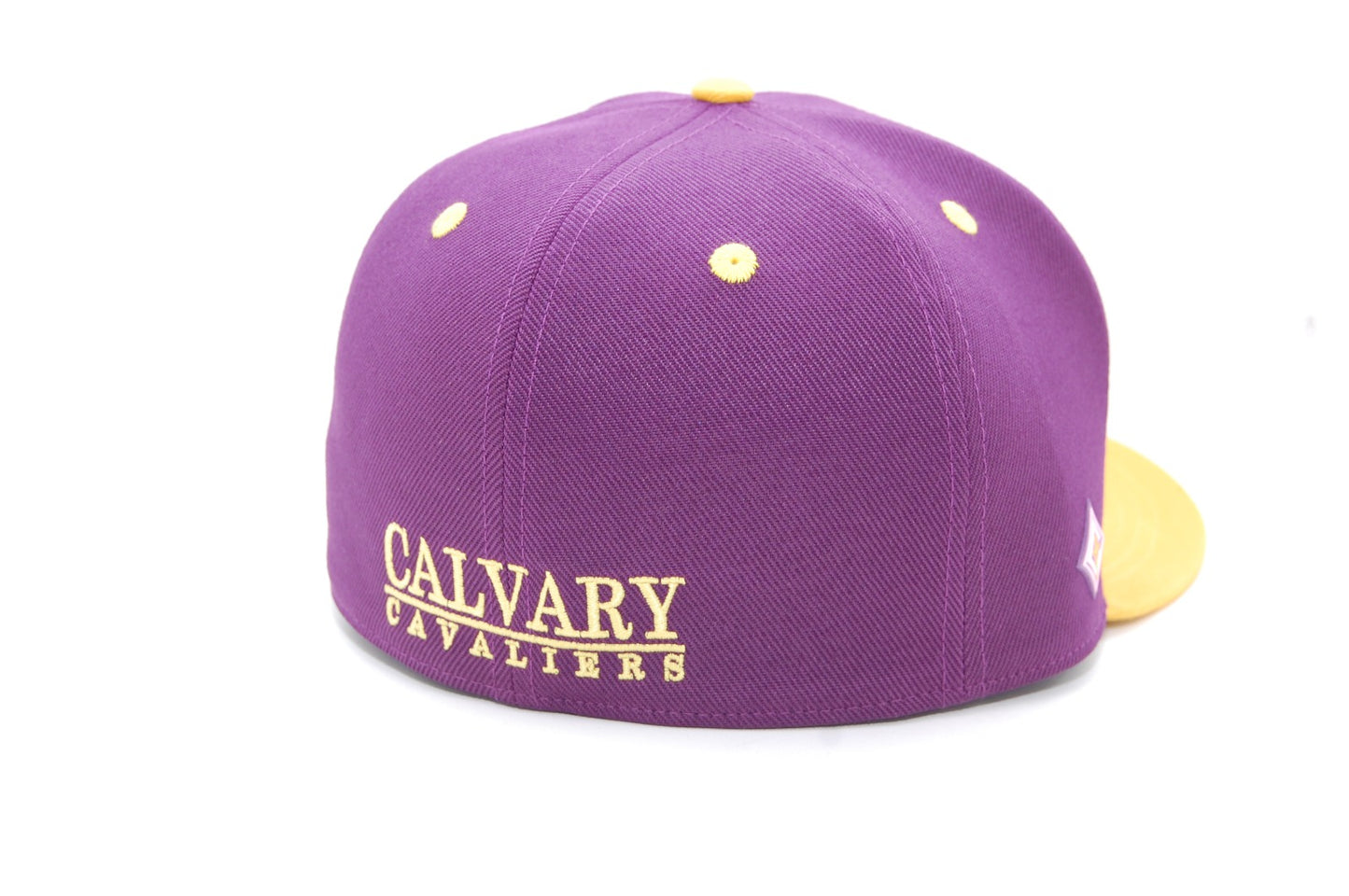 Boné Roxo/Amarelo Aba Reta - Calvary Cavaliers Brasil